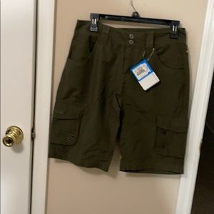 Columbia Women’s 12” Cargo Shorts